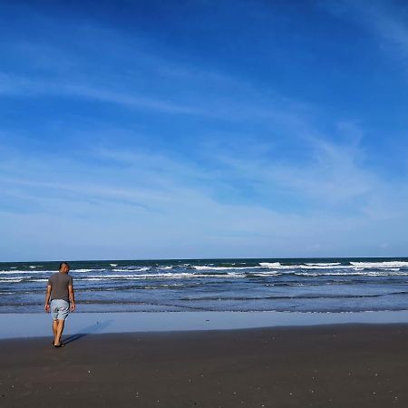 Samsuria Beach Apartment Resort Чератінг Екстер'єр фото