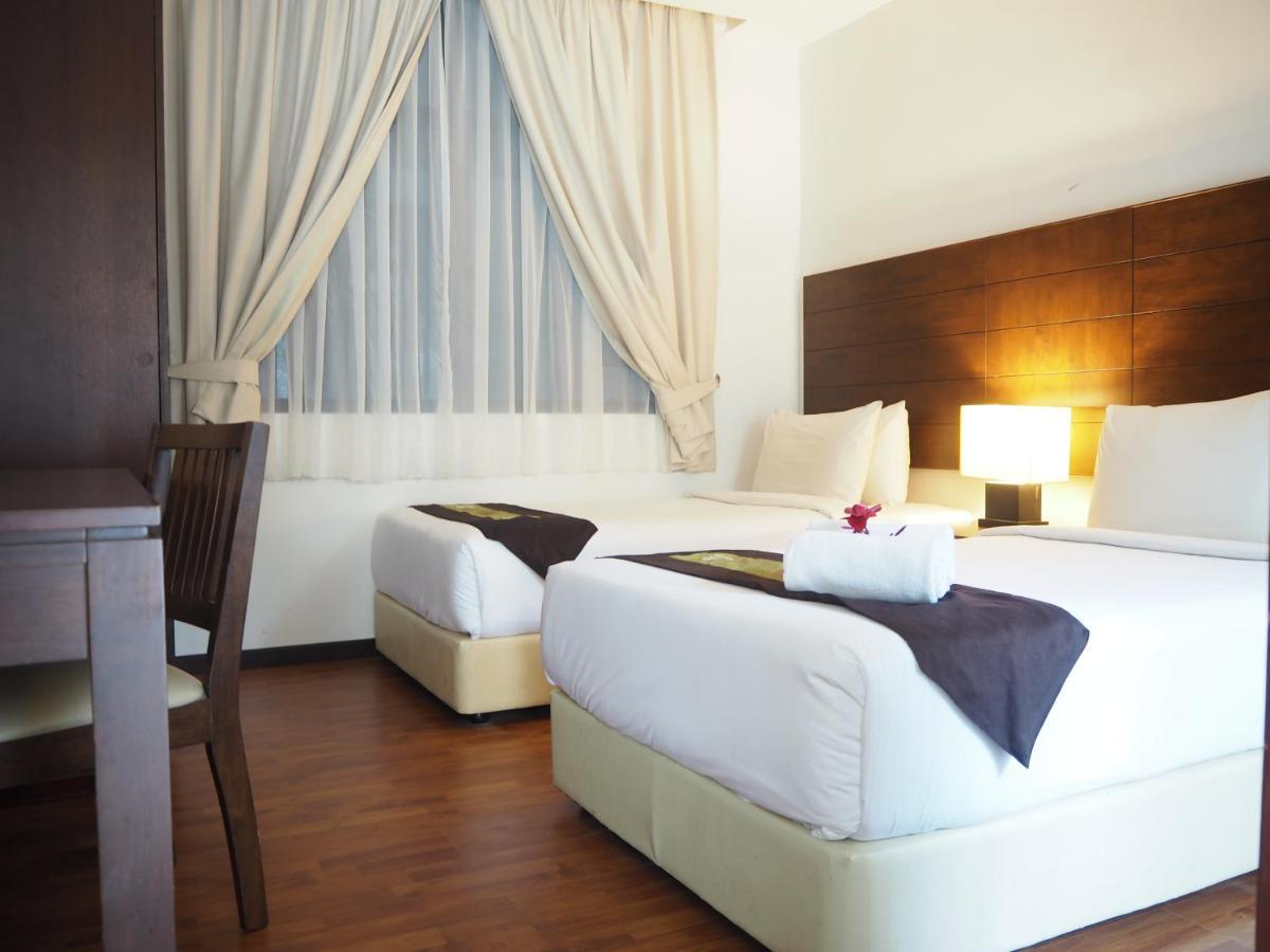 Samsuria Beach Apartment Resort Чератінг Екстер'єр фото