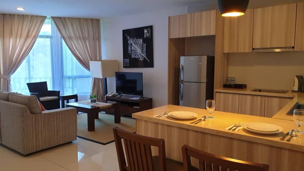 Samsuria Beach Apartment Resort Чератінг Екстер'єр фото